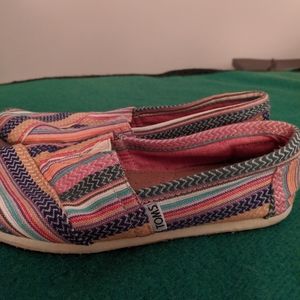 Tom's shoes